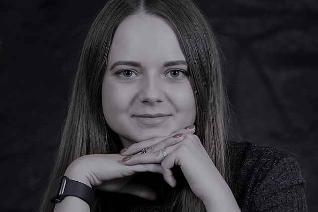 МЕДАЛЬ ЛУЧШЕМУ РОССИЙСКОМУ ПЕДАГОГУ Международной выставки-конкурса художественных произведений детей и юношества "Белая ворона" присуждена Яковлевой Александре Олеговне